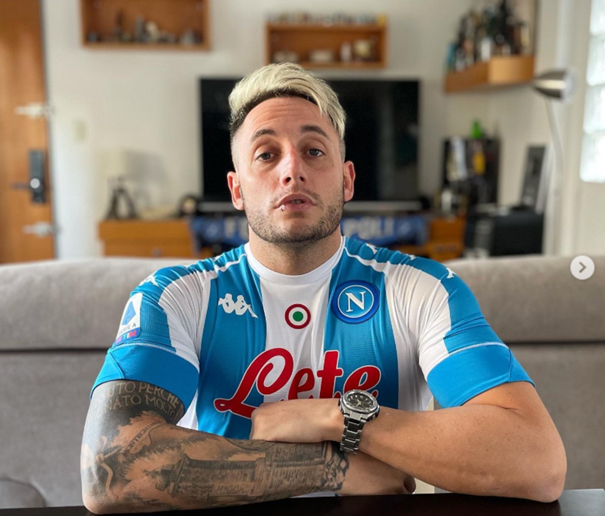 É #FAKE que vídeo mostre youtuber filmando bombardeio dos EUA na Venezuela; cena ocorreu na Itália em 2021