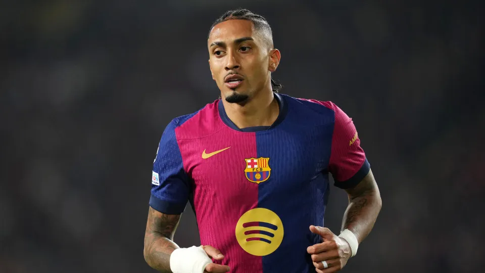 Raphinha marca 2, Barça goleia Bilbao e vai à final da Supercopa da Espanha